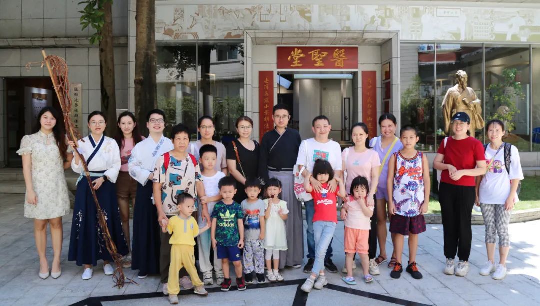 学千古名方 悟非遗传承——白云山gopay钱包公司组织开展主题非遗体验活动