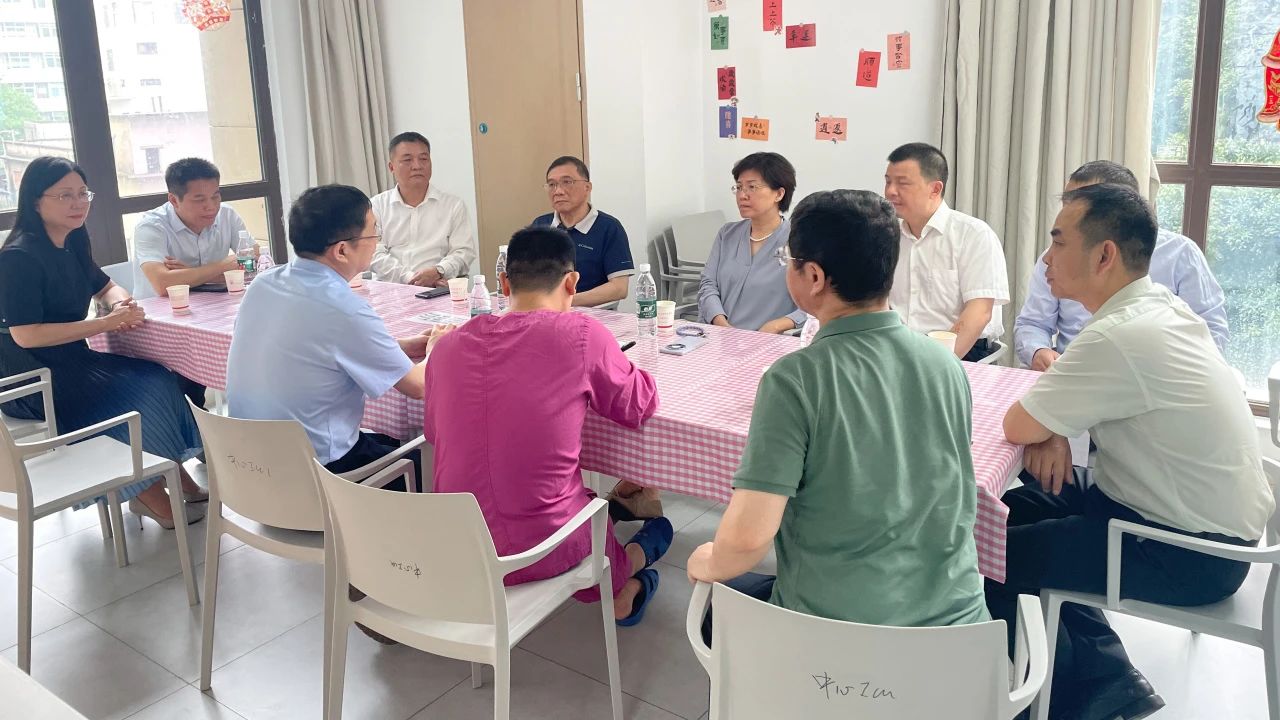 慰问革命先进 赓续红色基因——市委组织部副部长、、、老干局局长刘梅一行慰问我司离休干部刘玉珍同志